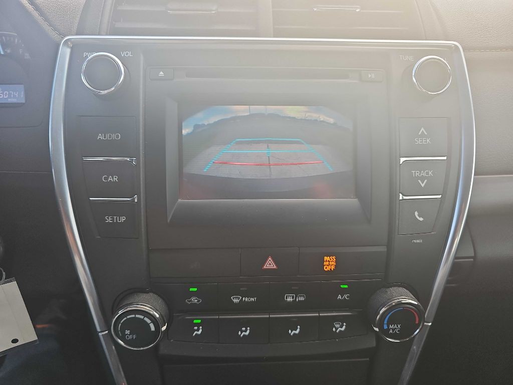 2015 Toyota Camry Image 22
