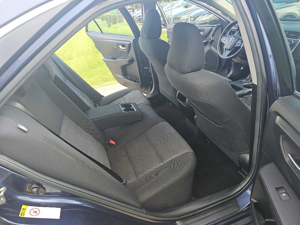 2015 Toyota Camry Image 28