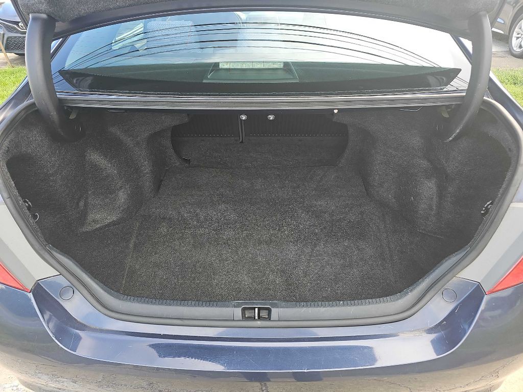 2015 Toyota Camry Image 34