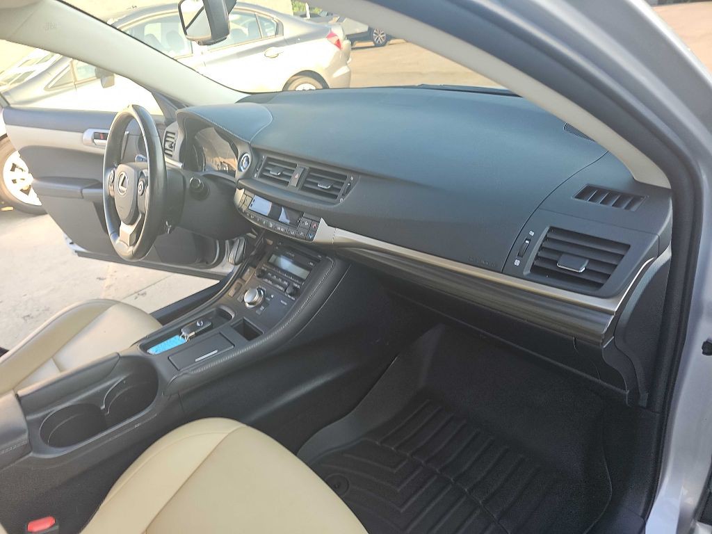 2016 Lexus CT Image 27