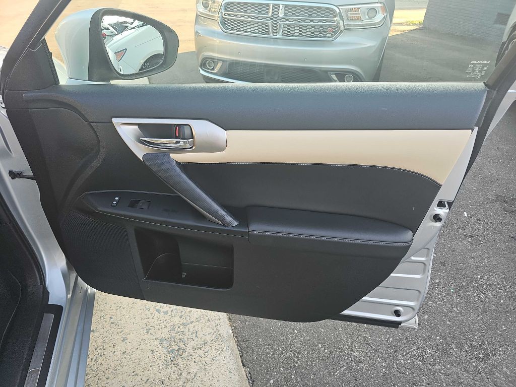 2016 Lexus CT Image 30