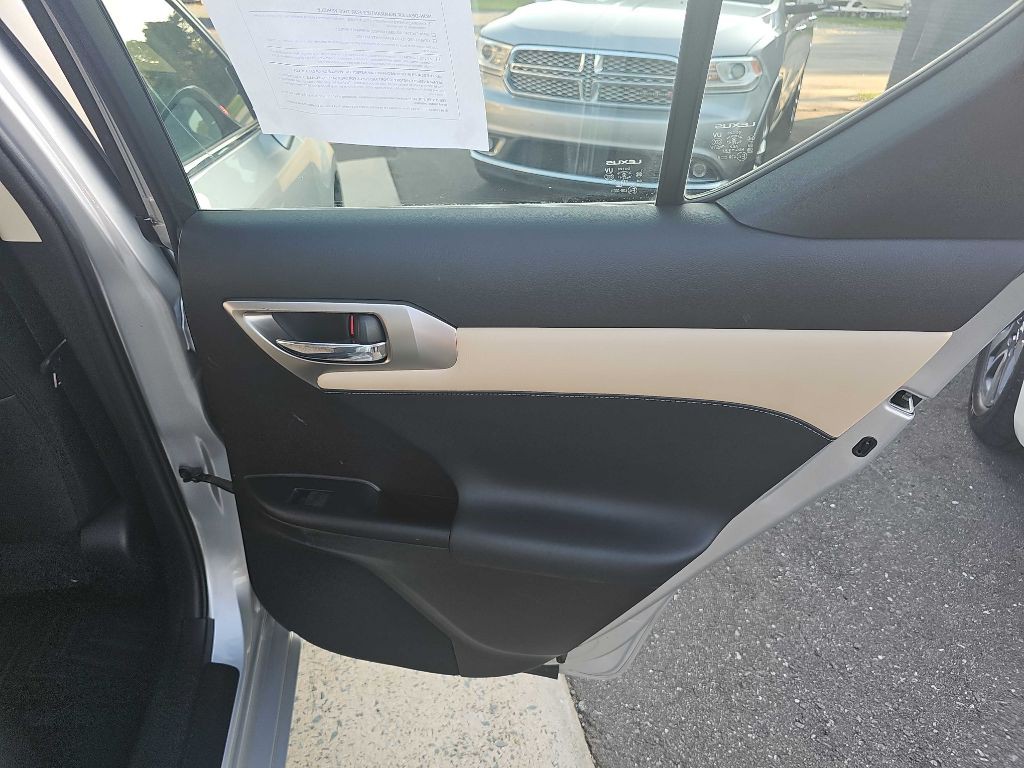 2016 Lexus CT Image 31
