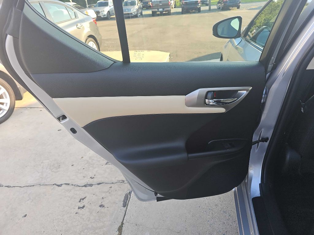 2016 Lexus CT Image 33