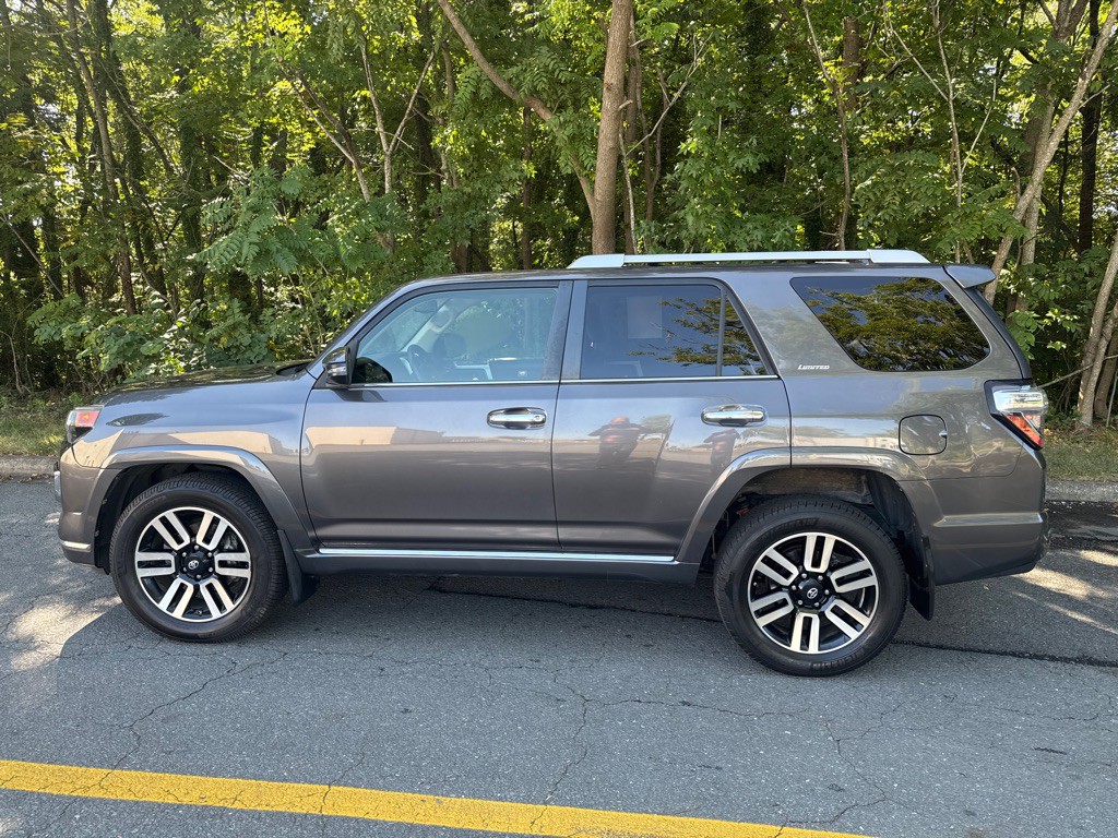 2016 Toyota 4Runner Image 10