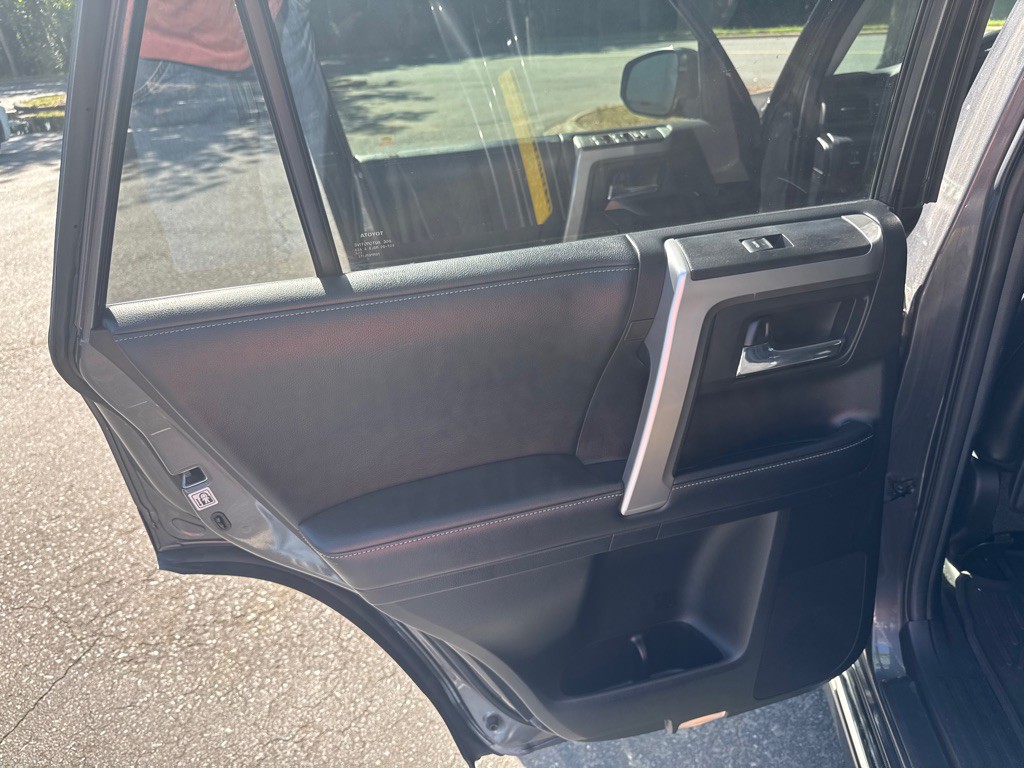 2016 Toyota 4Runner Image 12