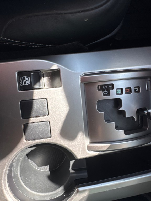 2016 Toyota 4Runner Image 26