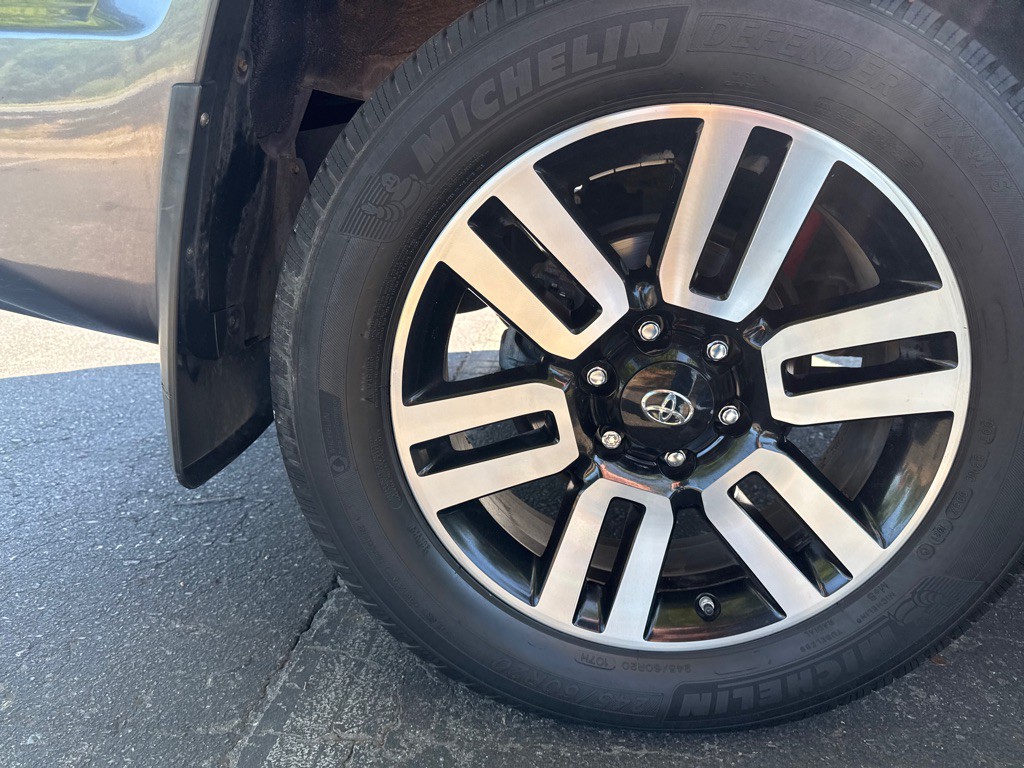 2016 Toyota 4Runner Image 29