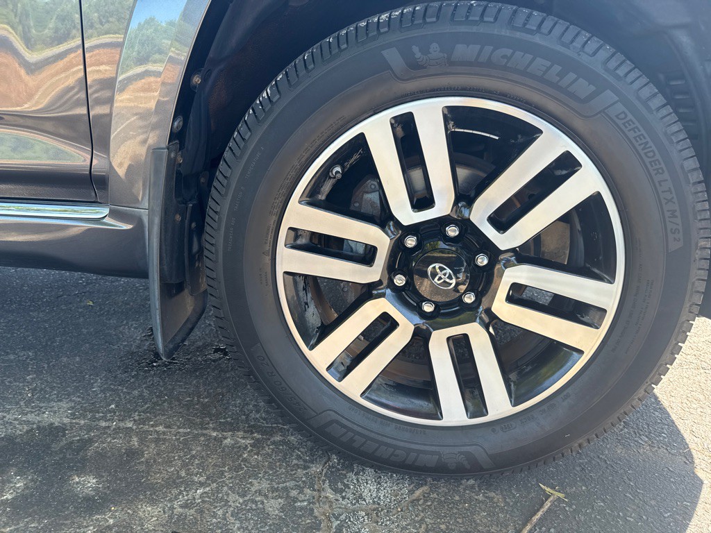 2016 Toyota 4Runner Image 30