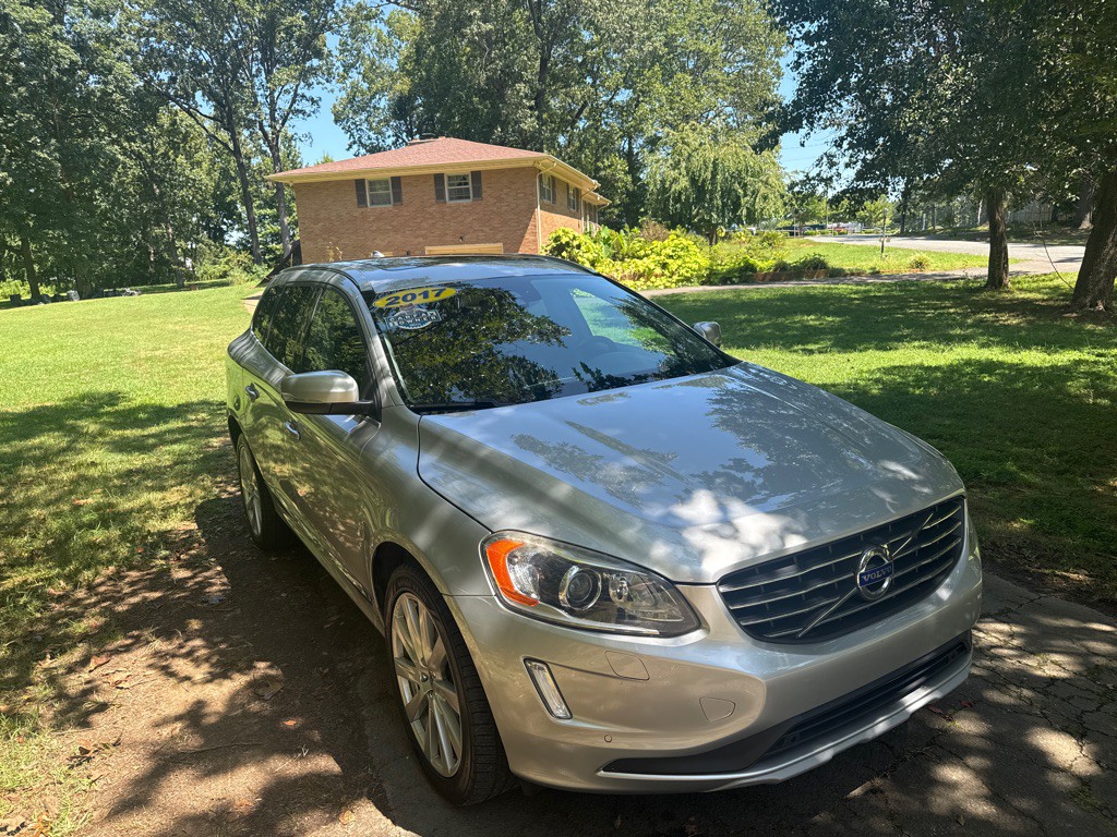 2017 Volvo XC60 Image 5
