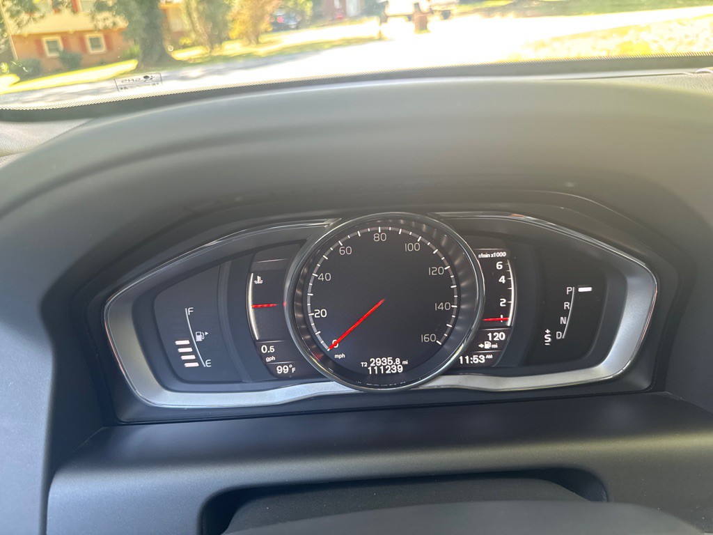 2017 Volvo XC60 Image 26