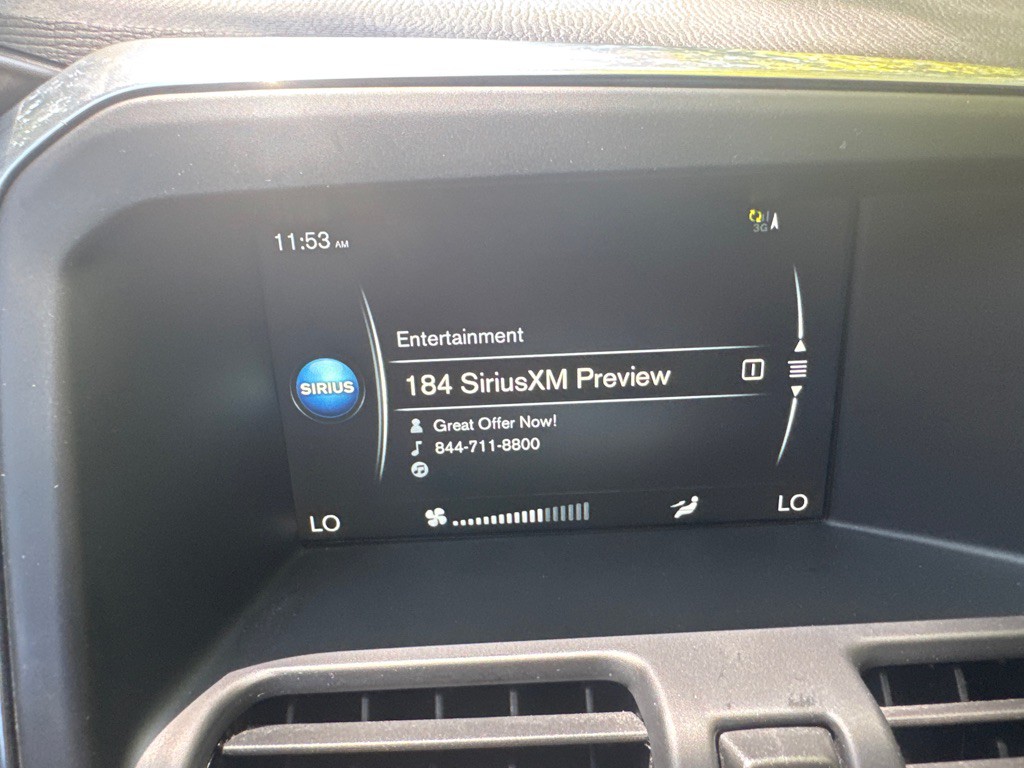2017 Volvo XC60 Image 28