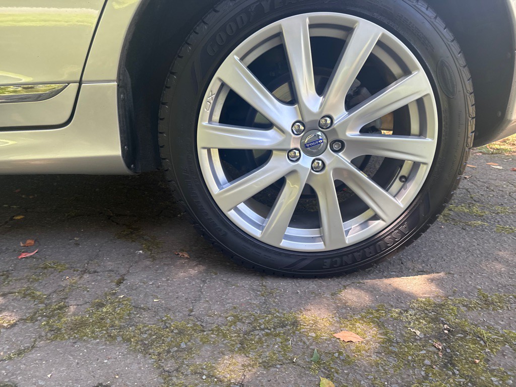 2017 Volvo XC60 Image 35