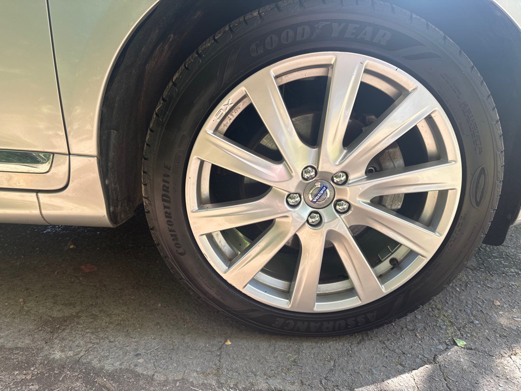 2017 Volvo XC60 Image 37