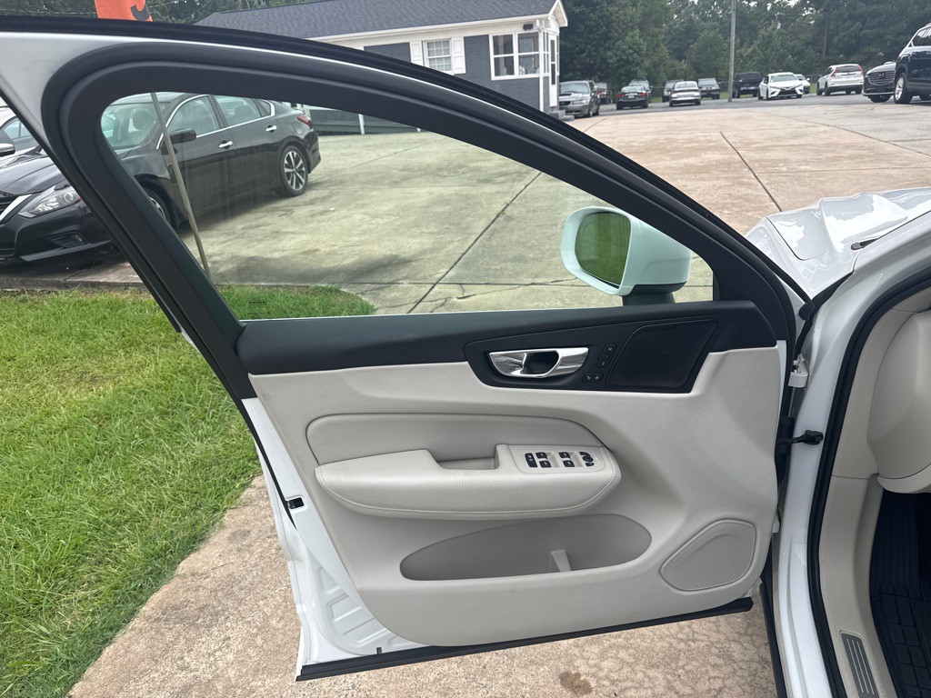2019 Volvo XC60 Image 18