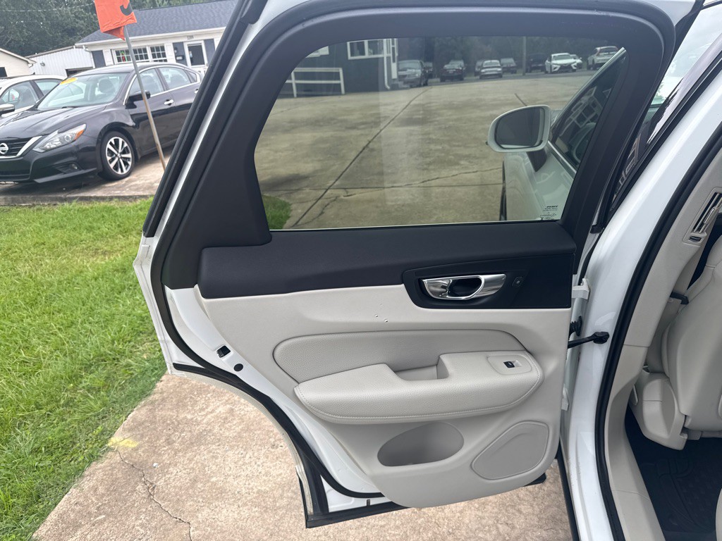 2019 Volvo XC60 Image 19