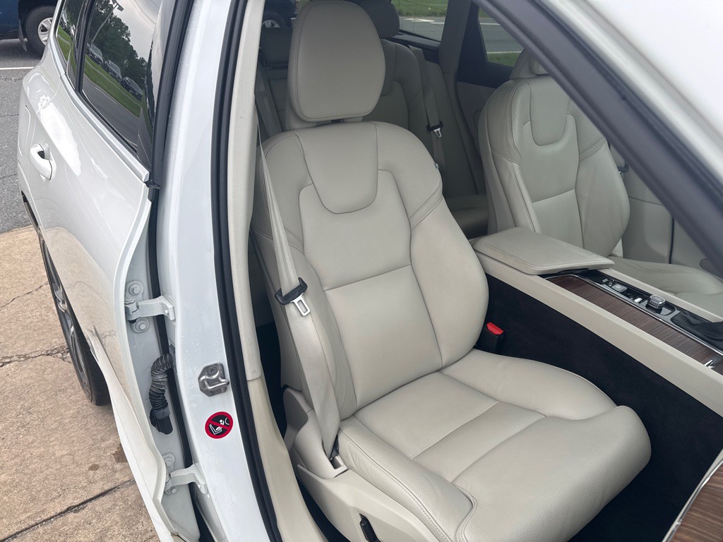 2019 Volvo XC60 Image 22