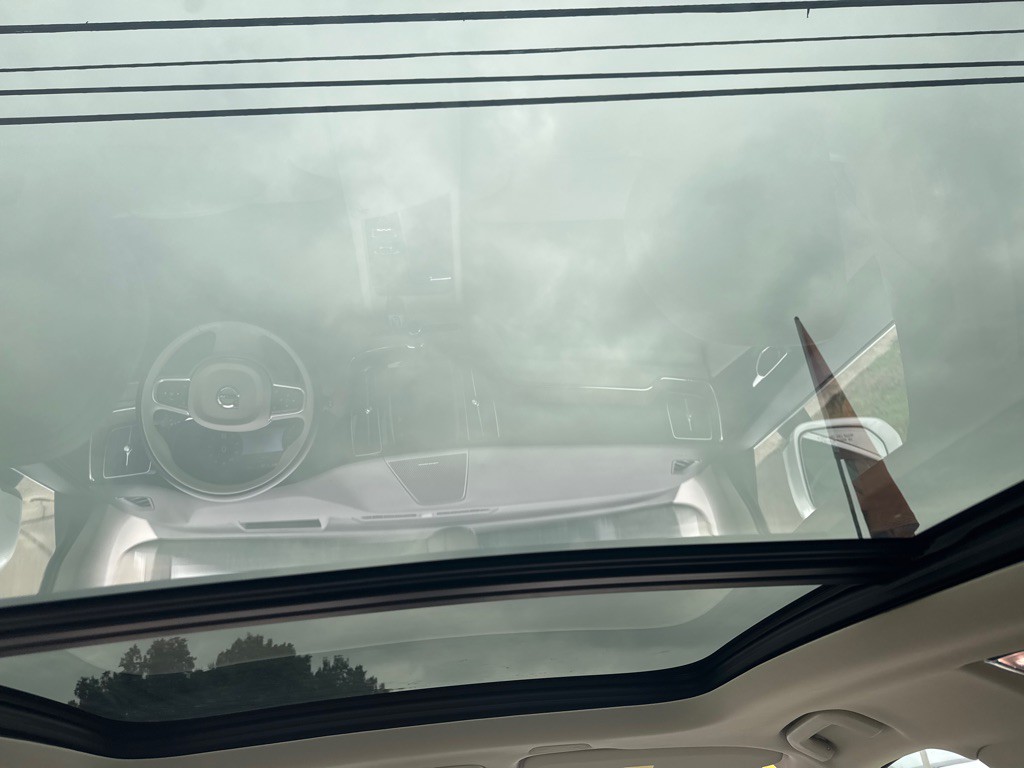 2019 Volvo XC60 Image 25