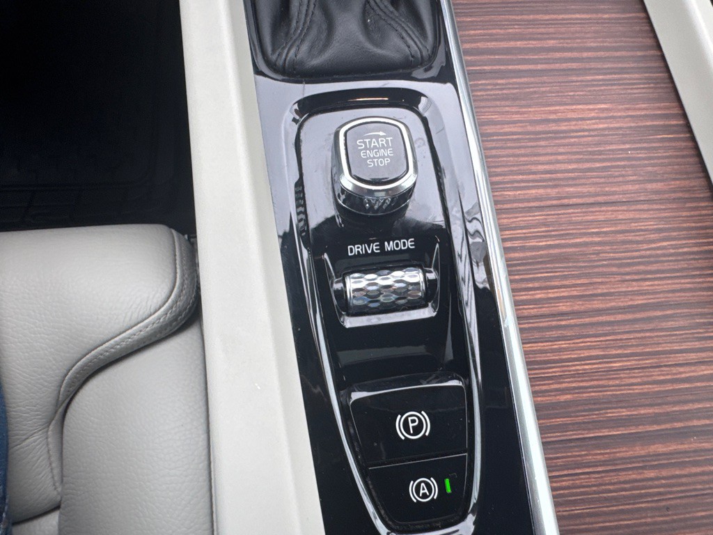 2019 Volvo XC60 Image 32