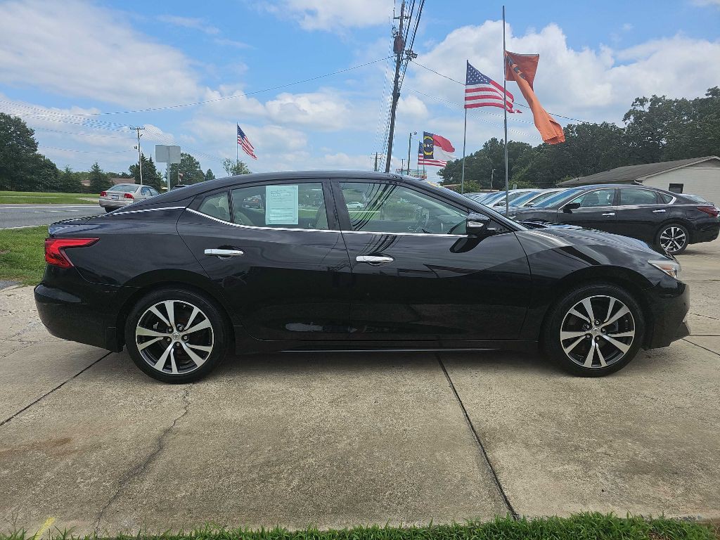 2017 Nissan Maxima Image 9