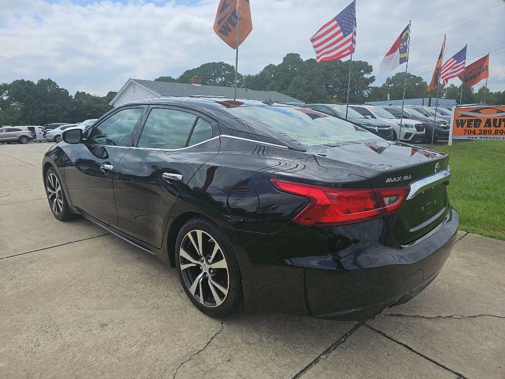 2017 Nissan Maxima Image 10