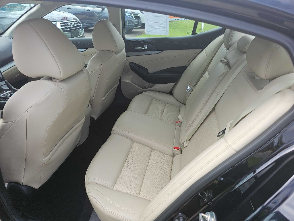 2017 Nissan Maxima Image 27
