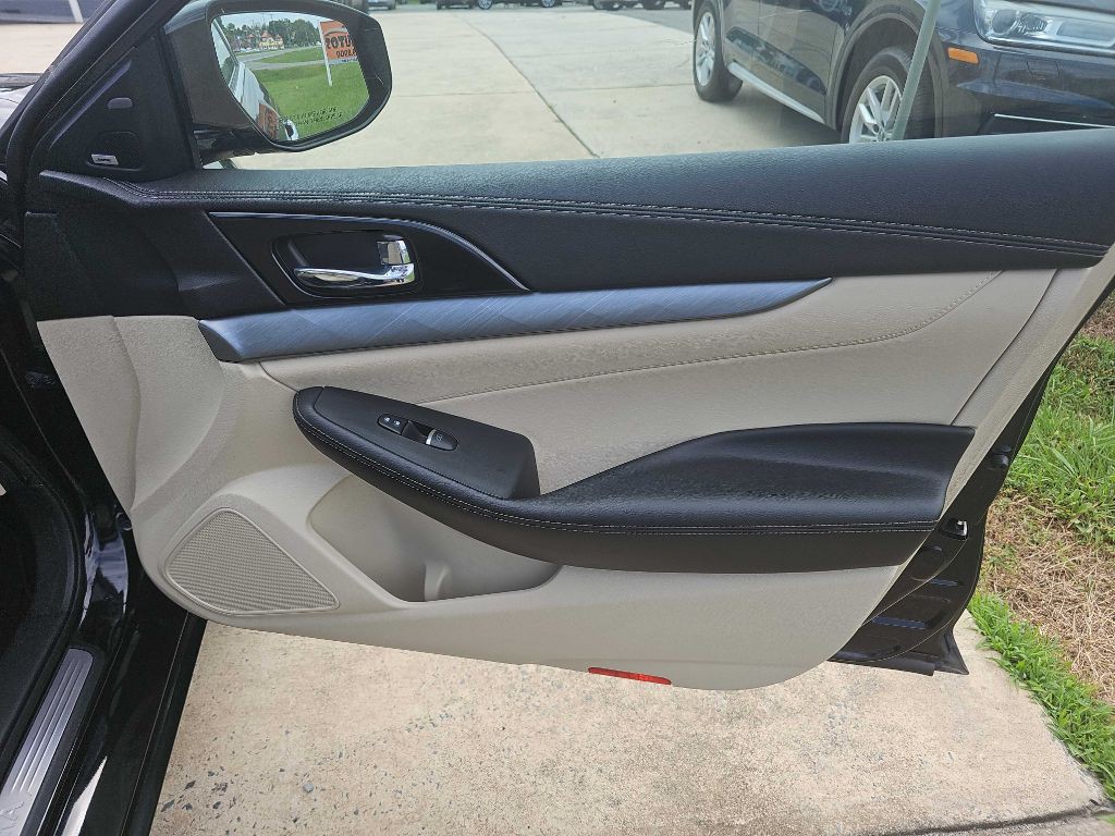 2017 Nissan Maxima Image 32