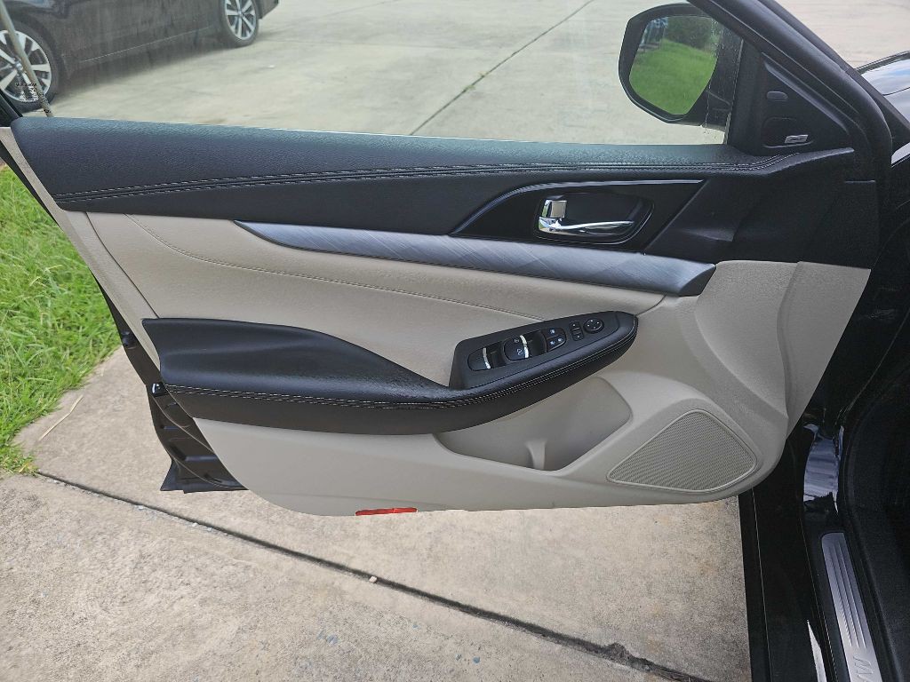 2017 Nissan Maxima Image 34