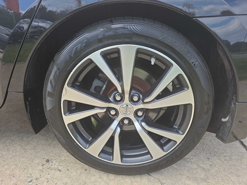 2017 Nissan Maxima Image 38