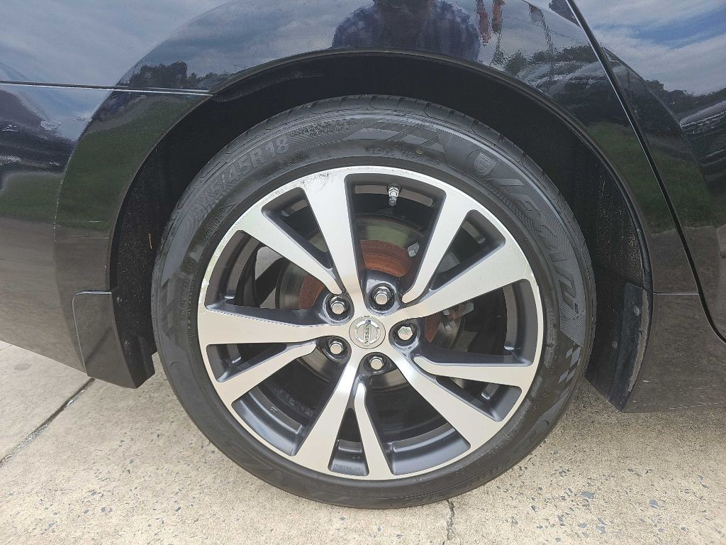 2017 Nissan Maxima Image 39