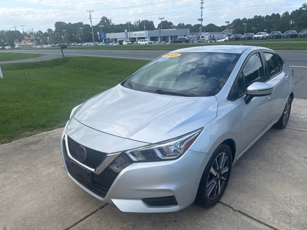 2021 Nissan Versa Image 5