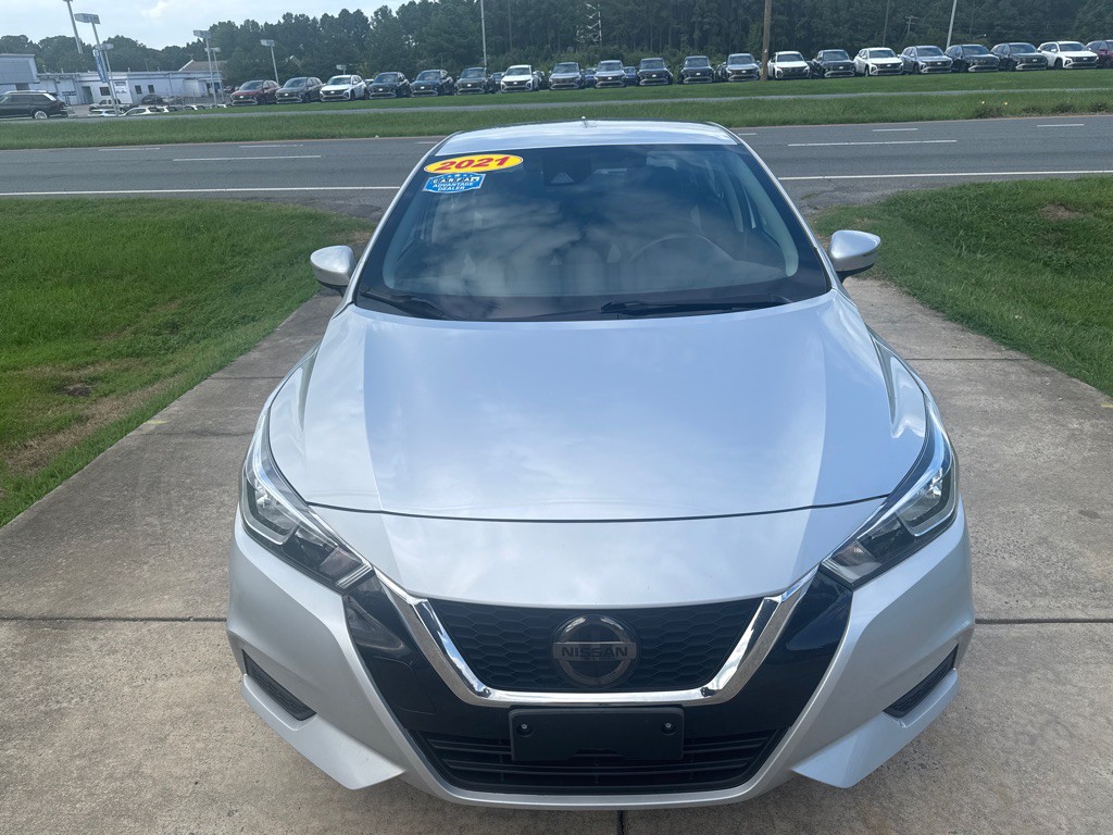 2021 Nissan Versa Image 6