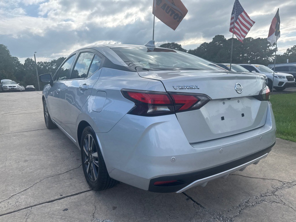 2021 Nissan Versa Image 7