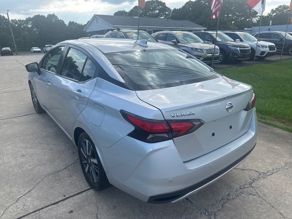 2021 Nissan Versa Image 10