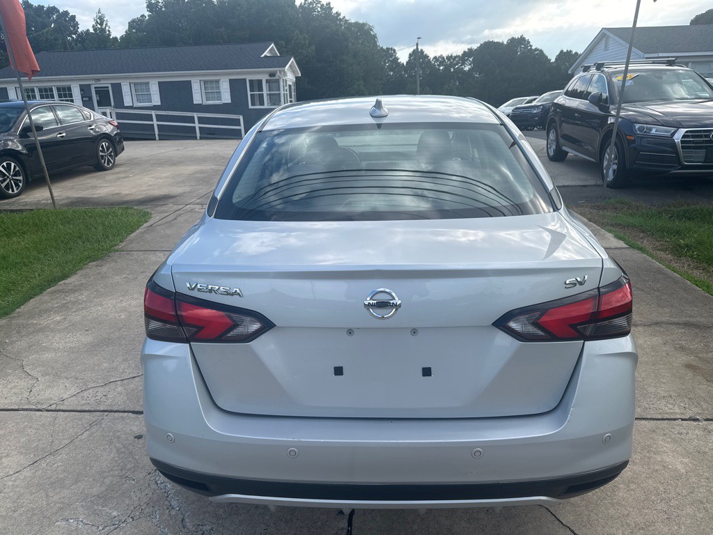 2021 Nissan Versa Image 12