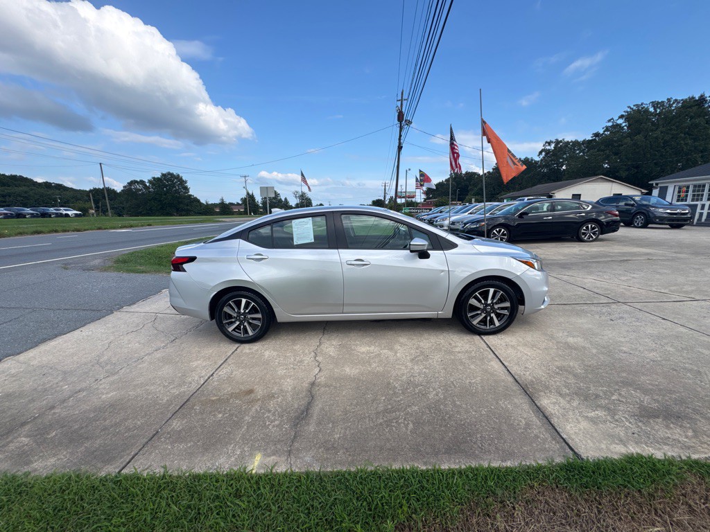 2021 Nissan Versa Image 13