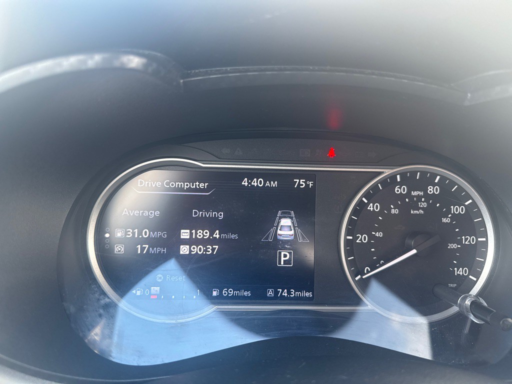 2021 Nissan Versa Image 25