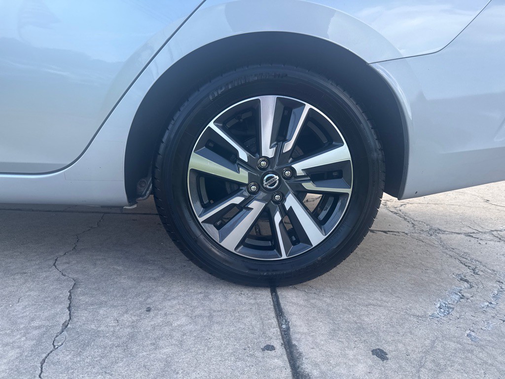 2021 Nissan Versa Image 32