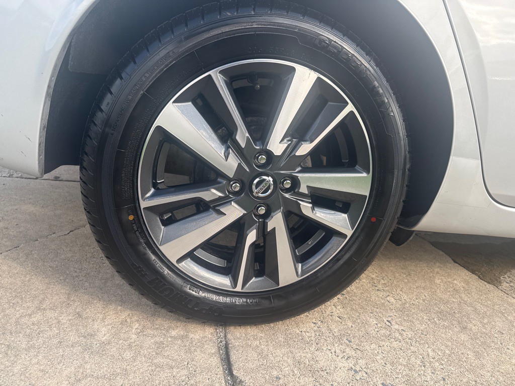 2021 Nissan Versa Image 33