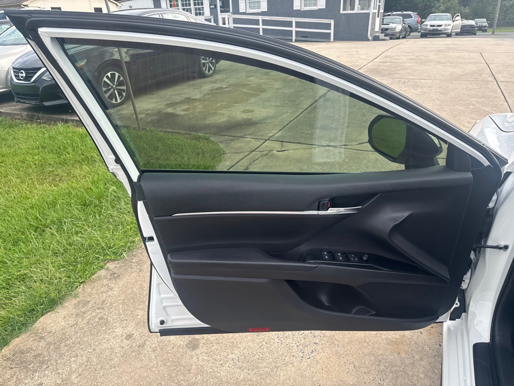 2020 Toyota Camry Image 15