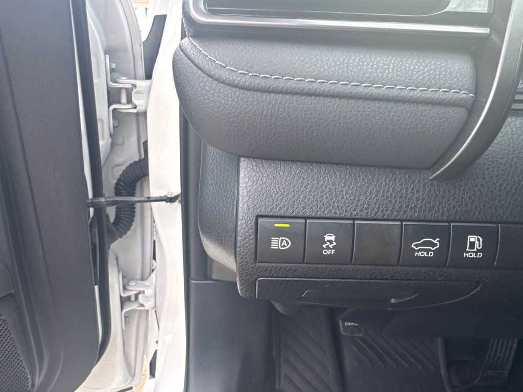 2020 Toyota Camry Image 25