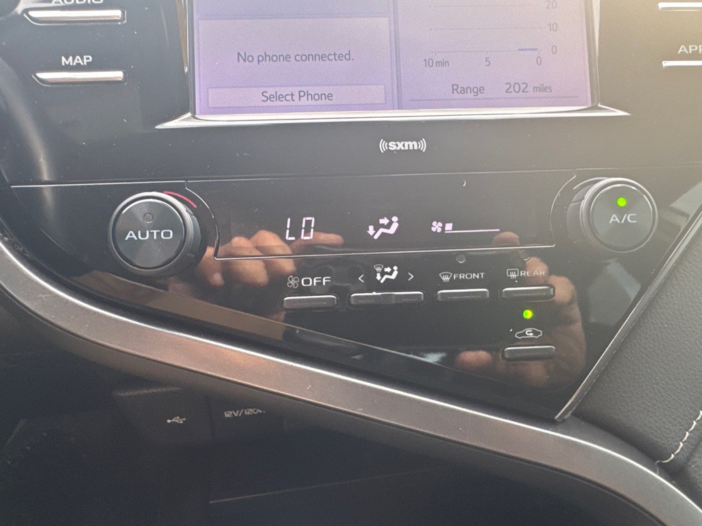 2020 Toyota Camry Image 29
