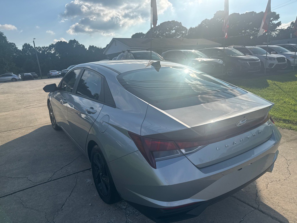 2023 Hyundai Elantra Image 7