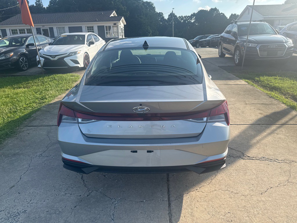 2023 Hyundai Elantra Image 9