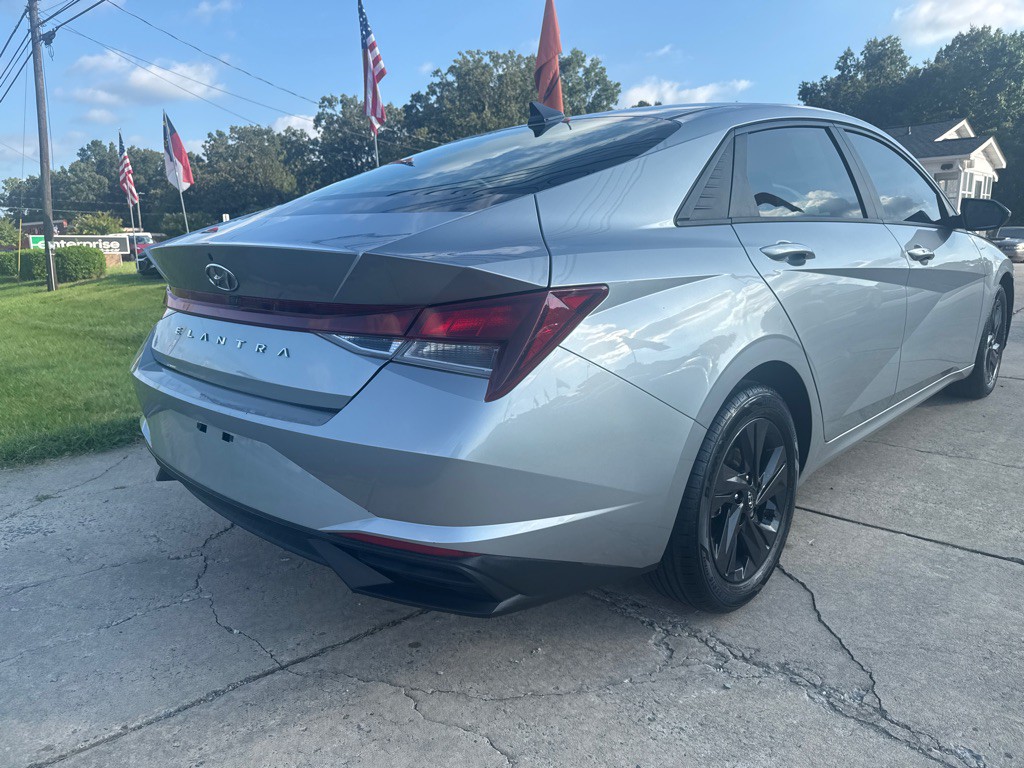 2023 Hyundai Elantra Image 11