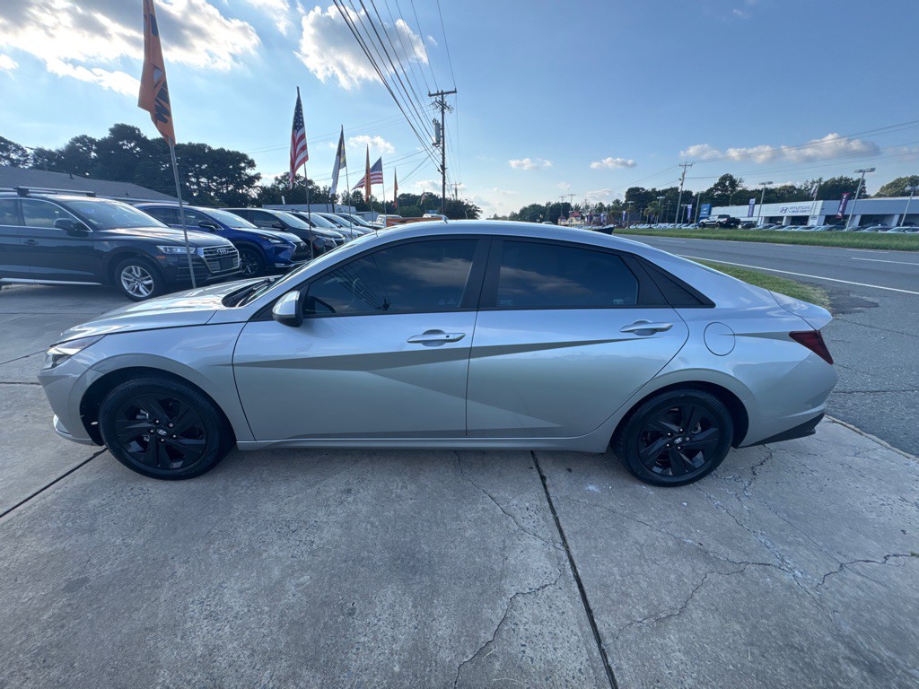 2023 Hyundai Elantra Image 14
