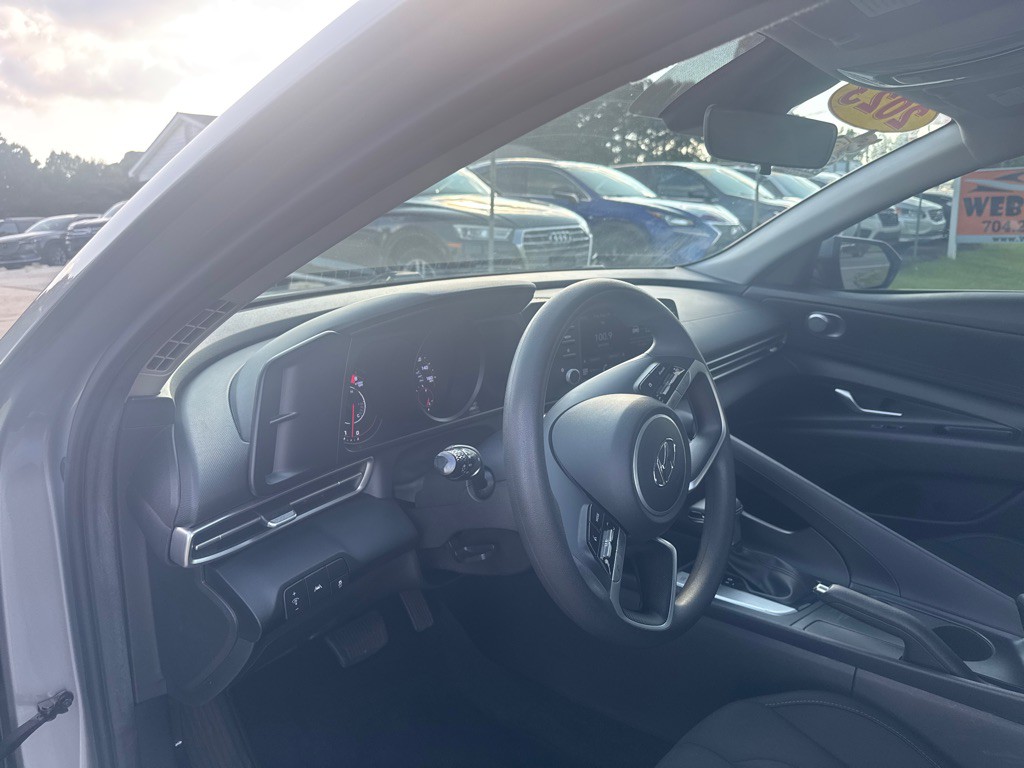 2023 Hyundai Elantra Image 15