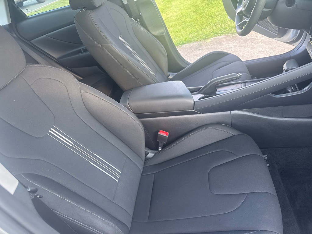 2023 Hyundai Elantra Image 17
