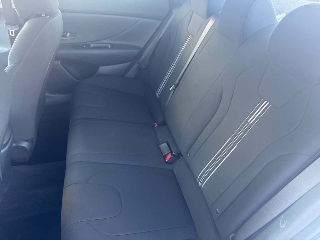 2023 Hyundai Elantra Image 21