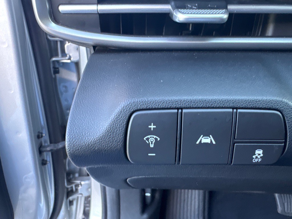 2023 Hyundai Elantra Image 23