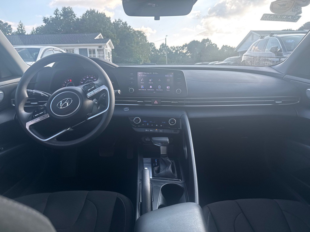 2023 Hyundai Elantra Image 32